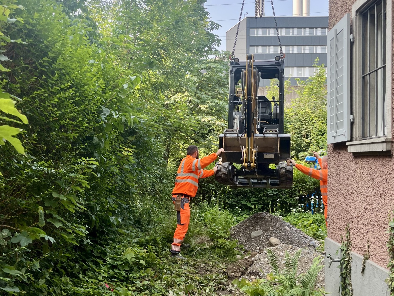 Baustellenbeginn Umbau und Aufstockung Baden